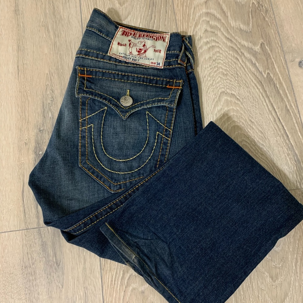 TRUE RELIGION Men’s straight leg blue jeans